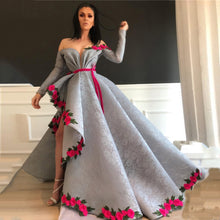 Charger l&#39;image dans la galerie, Robe de bal asymétrique en dentelle, avec fleurs, manches longues pour femmes
