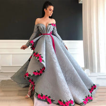 Charger l&#39;image dans la galerie, Robe de bal asymétrique en dentelle, avec fleurs, manches longues pour femmes
