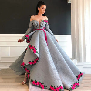 Robe de bal asymétrique en dentelle, avec fleurs, manches longues pour femmes